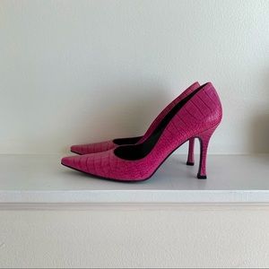 Stuart Weitzman pink crocodile embossed leather heels